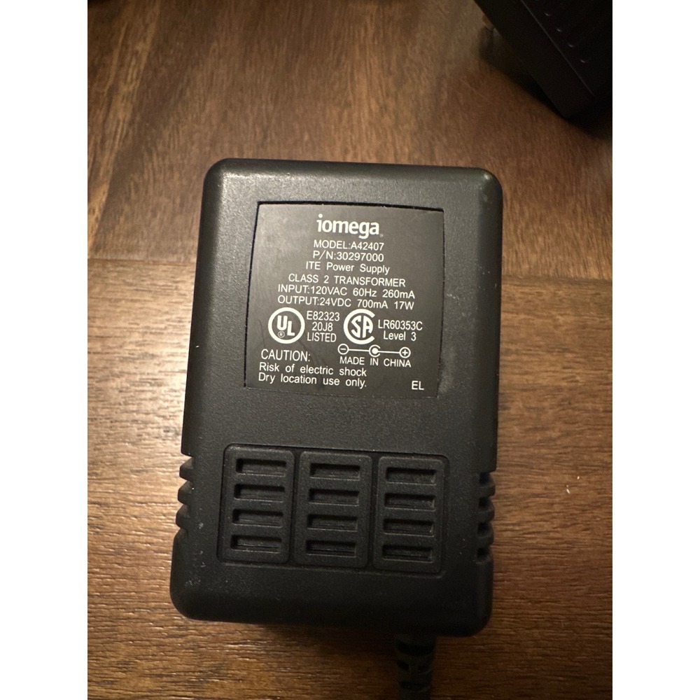 Iomega Zip A42407 AC Power Adapter 24VDC 700mA 17W P/N 30297000 Zip Drive Supply